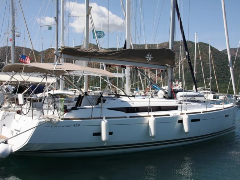Uthyrning Marmaris - Jeanneau Sun Odyssey 439 av Samboat 
