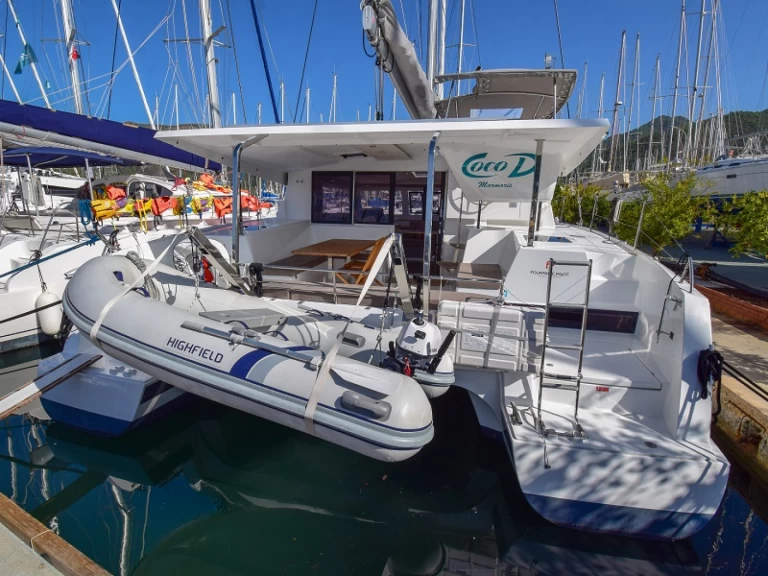 Fountaine Pajot Lucia 40 charter bareboat eller skeppad i Marmaris