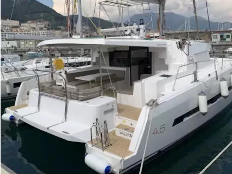 Hyr en Bali Catamarans Bali 4.5 Fly Salerno 