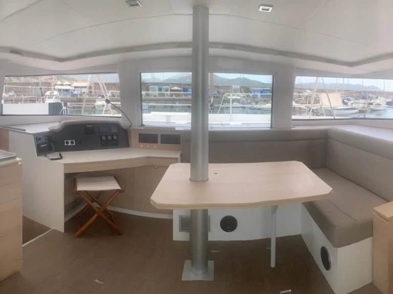 Yacht charter Salerno billig Bali 4.5 Fly