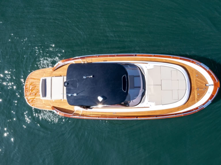 Hyra Motorbåt  med eller utan skeppare  Novi Vinodolski 