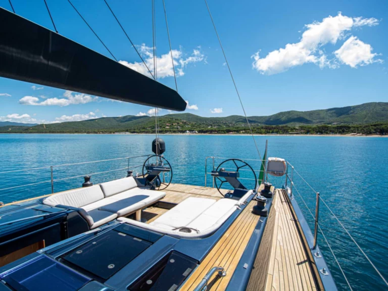 Hanse Hanse 575 charter bareboat eller skeppad i Ibiza Town