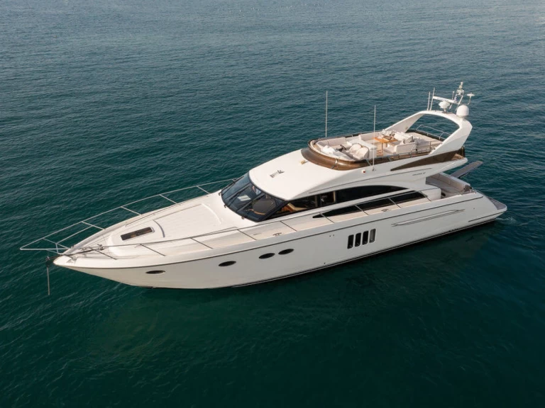 Princess Princess 62 Fly charter bareboat eller skeppad i Kalo Livadi