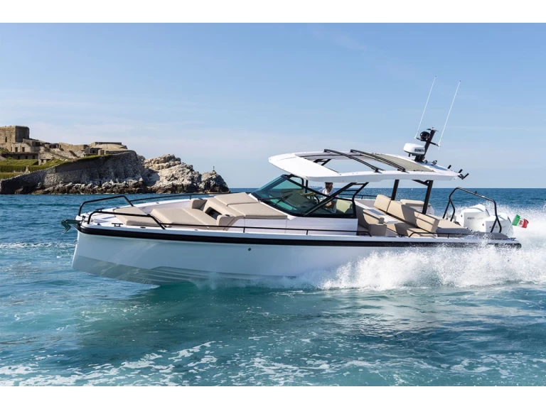 Axopar Axopar 37 XC charter bareboat eller skeppad i Paros (ostrov)