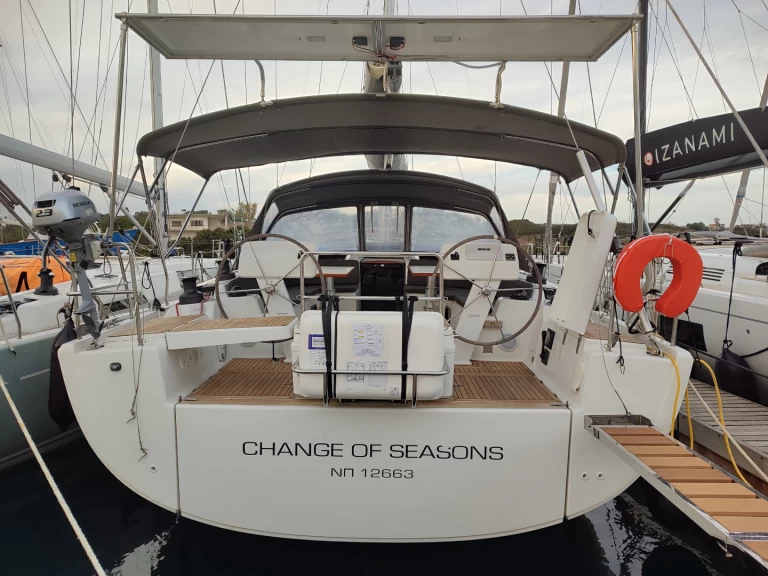 Hanse Hanse 508 charter bareboat eller skeppad i Lavrio