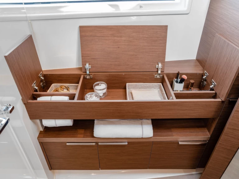 Yacht charter Alimos billig Lagoon 46