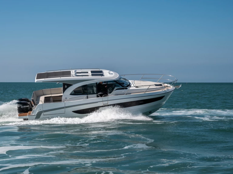 Bénéteau Antares 11 OB charter bareboat eller skeppad i Biograd Na Moru