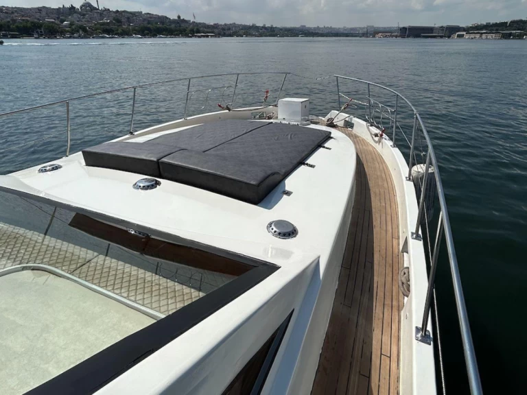 Hyra Lyx yacht med eller utan skeppare costom made  Eminönü 