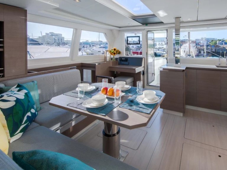 Yacht charter Nassau billig Leopard 42