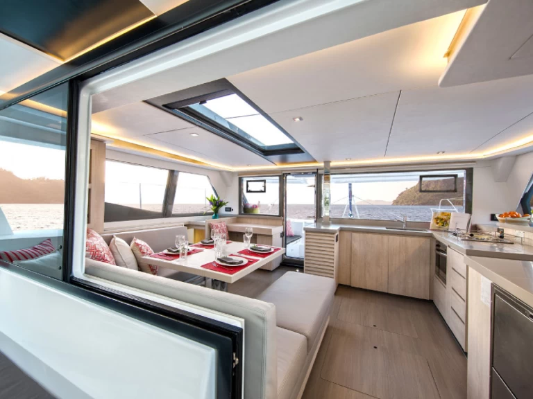 Yacht charter Road Town billig Leopard 45