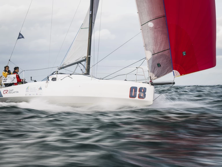 Jeanneau sun fast 30 0D charter bareboat eller skeppad i Marseille