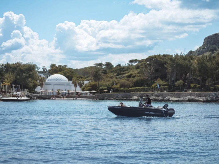 Uthyrning Rhodes (City) - Karel XS 480 av Samboat 