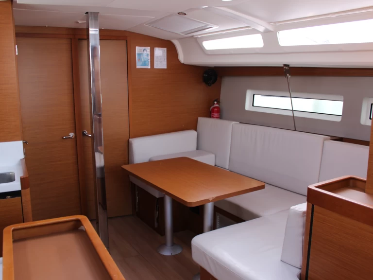 Yacht charter Dubrovnik billig Sun Odyssey 440