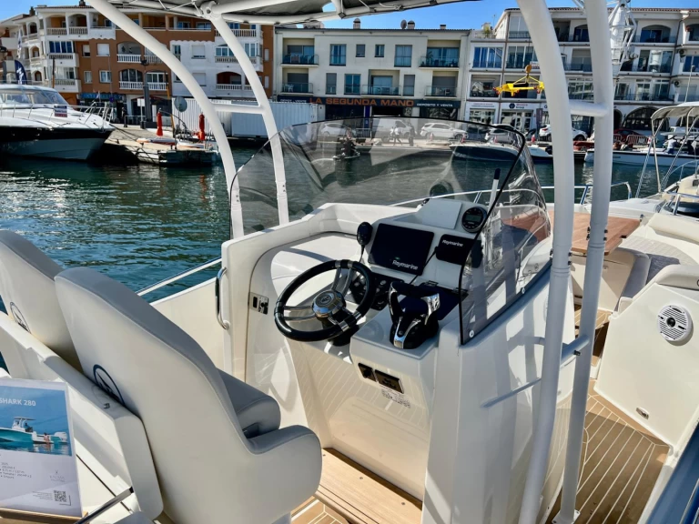 Uthyrning Motorbåt  White Shark med en båtlicens 