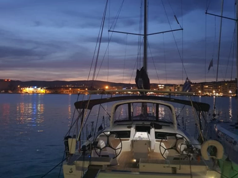 Uthyrning Segelbåt  Bénéteau med en båtlicens 