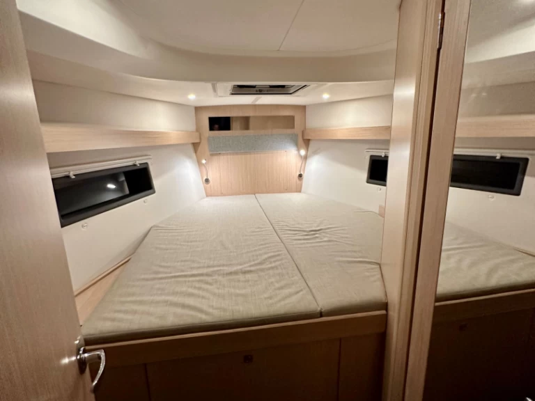 Yacht charter Lefkáda billig Bavaria C42
