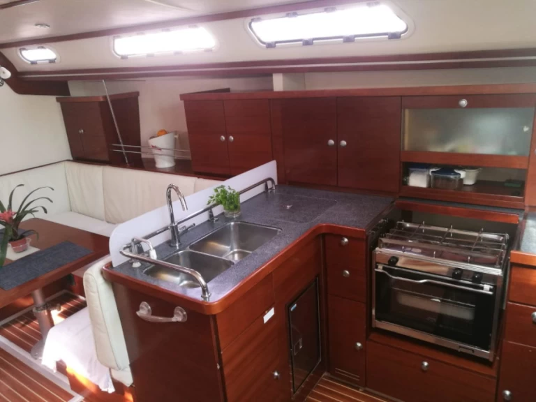 Yacht charter San Vincenzo billig Hanse 400 E