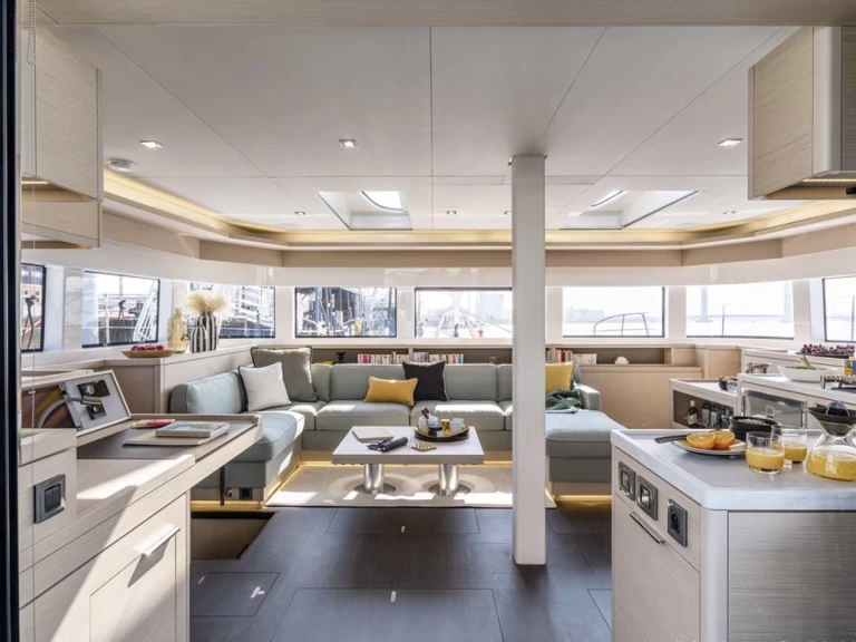 Hyra Katamaran  med eller utan skeppare Lagoon Alimos 