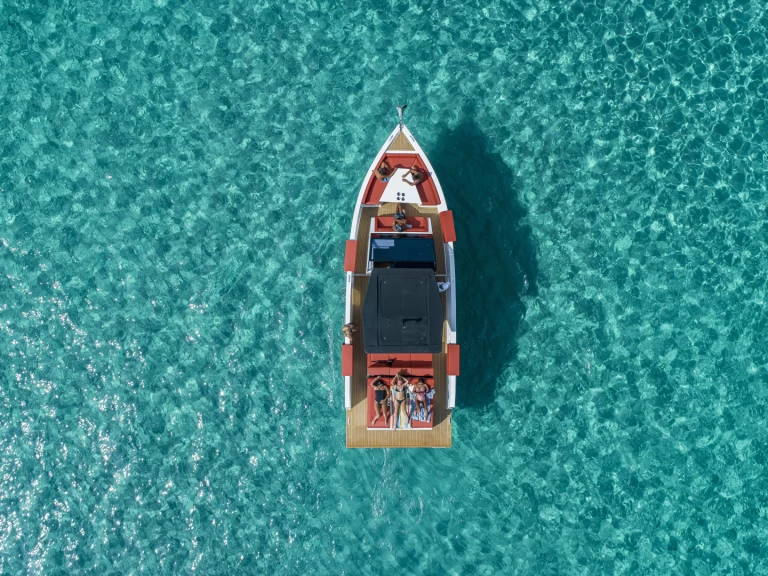 Hyra Motorbåt  med eller utan skeppare Deantonio Cala Gonone 