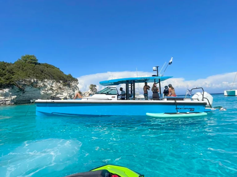 Hyr en Axopar Axopar 37 Sun Top (1 cabin) Gouvia 