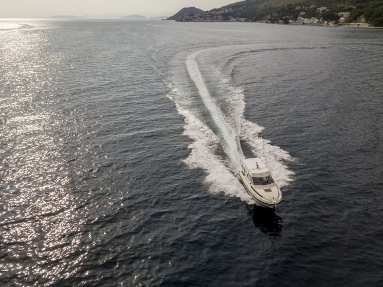 Uthyrning Sumpetar - Fjord 880 Tourer av Samboat 