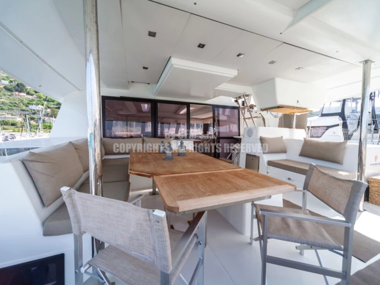 Uthyrning Katamaran  i Capo d'Orlando - Fountaine Pajot Saba 50