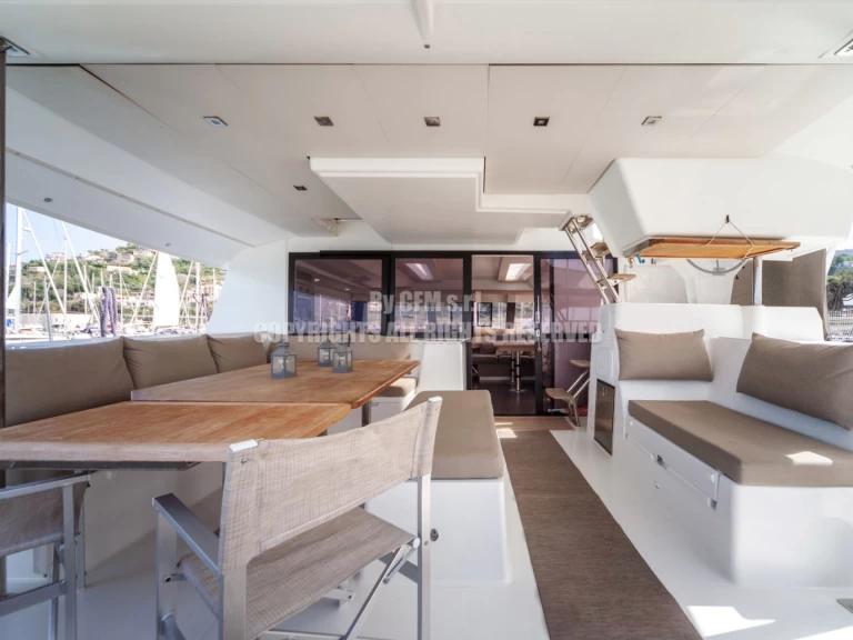 Båtuthyrning Fountaine Pajot Saba 50 i Capo d'Orlando på Samboat 