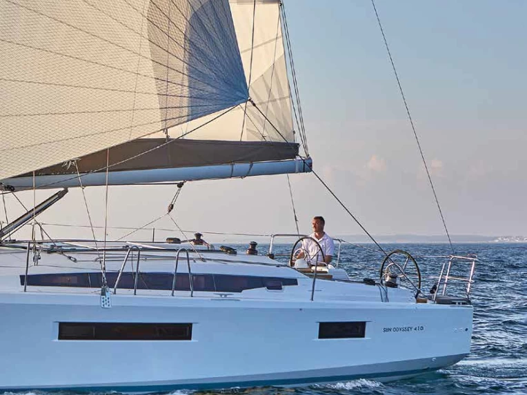 Uthyrning Capo d'Orlando - Jeanneau Sun Odyssey 440 av Samboat 