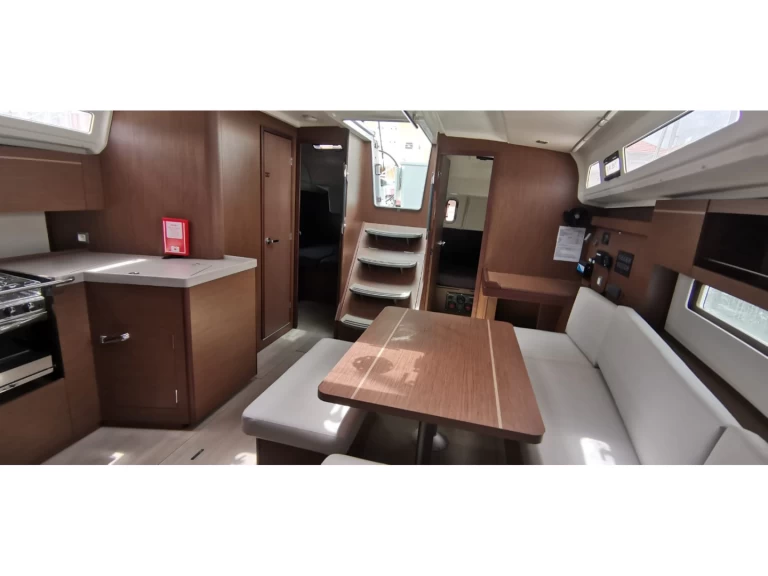 Båtuthyrning Bénéteau Oceanis 40.1 i Lavrio på Samboat 