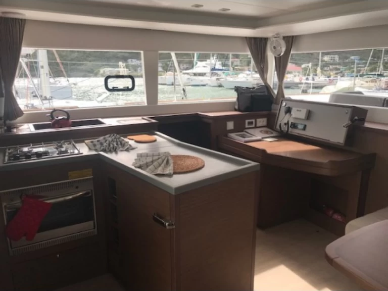 Båtuthyrning Lagoon Lagoon 450 F i Sant Antoni de Portmany på Samboat 