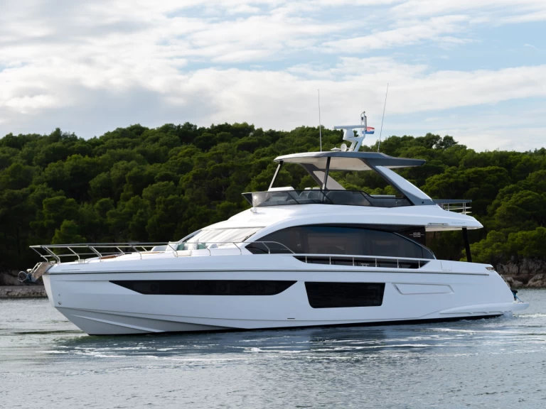 Uthyrning Lyx yacht Azimut med en båtlicens 