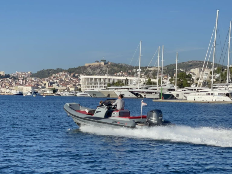Uthyrning Motorbåt  i Šibenik  - Lomac Lomac 750