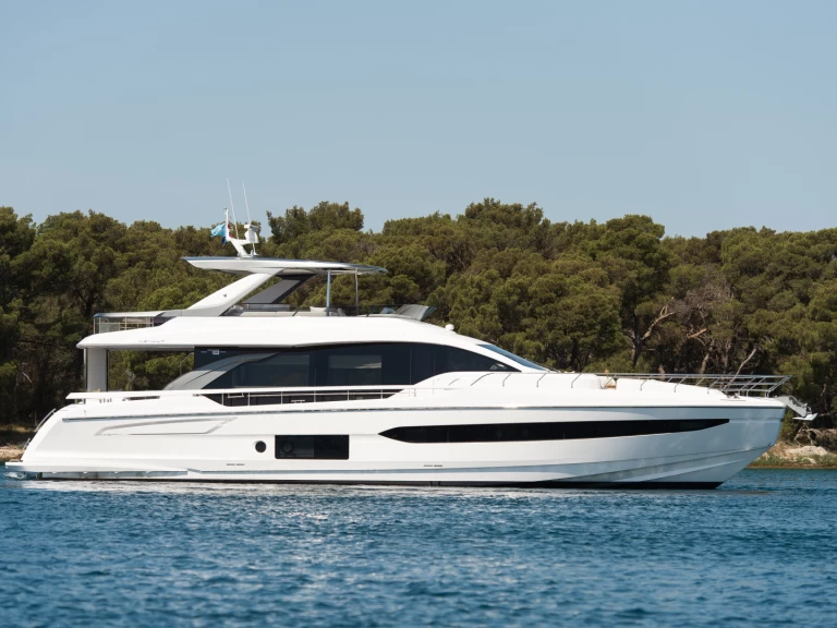 Azimut Azimut 78 Fly charter bareboat eller skeppad i Šibenik 