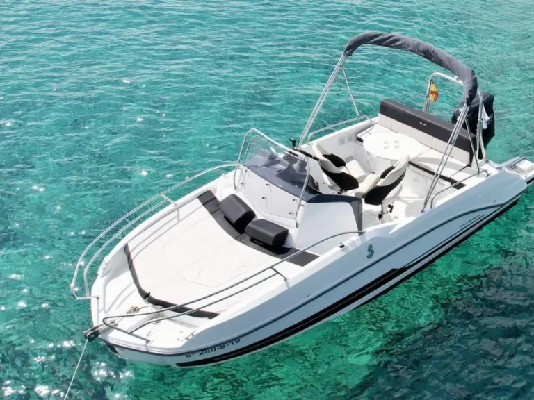 Hyr en Bénéteau Flyer 5.5 SUNdeck Port La Napoule 