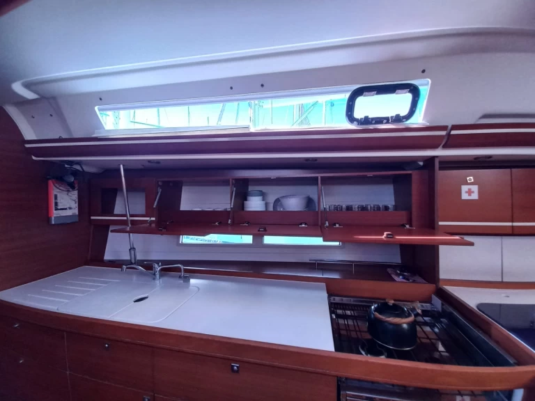 Dufour Dufour 450 Grand Large charter bareboat eller skeppad i Marmaris