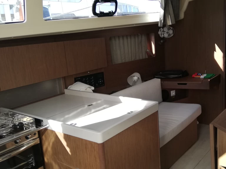 Yacht charter Vibo Marina billig Oceanis 41.1