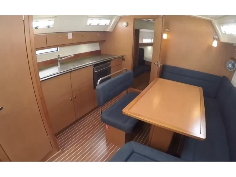 Hyra Segelbåt  med eller utan skeppare Bavaria Lefkáda 