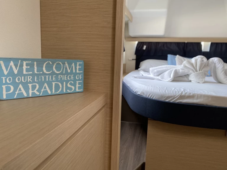 Uthyrning Katamaran  Fountaine Pajot med en båtlicens 