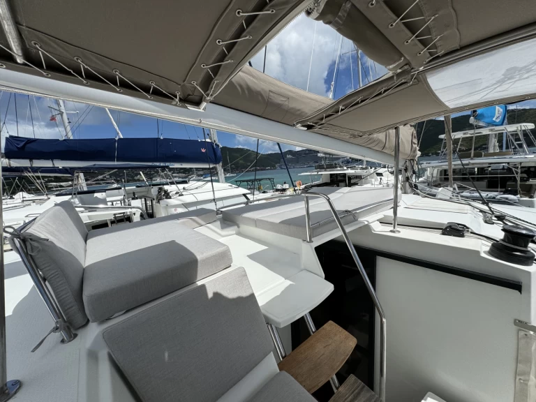 Uthyrning Katamaran  i Road Town - Fountaine Pajot Fountaine Pajot Helia 44