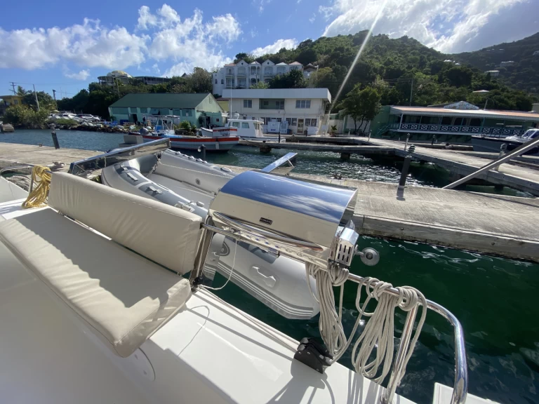 Uthyrning Katamaran  Fountaine Pajot med en båtlicens 