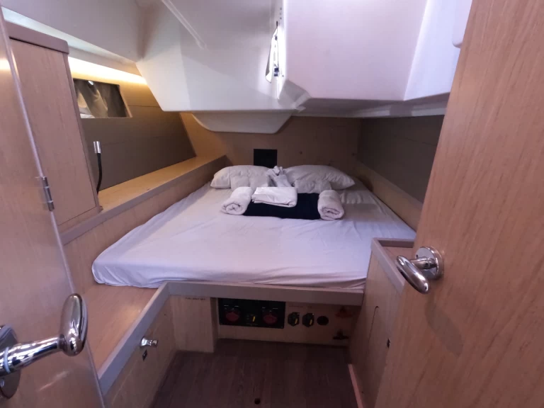 Uthyrning Segelbåt  Bénéteau med en båtlicens 