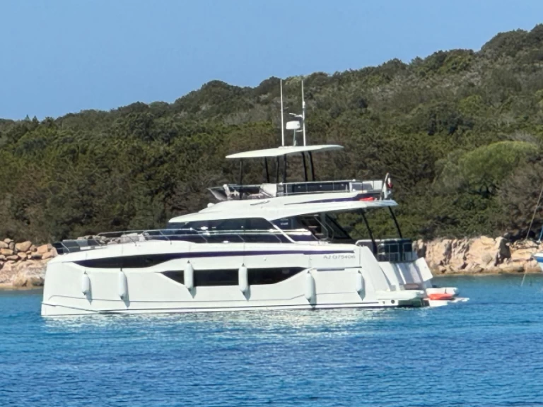 2 PRESTIGE M48 charter bareboat eller skeppad i Ajaccio