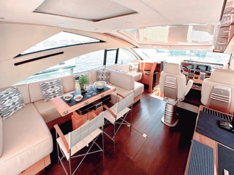 Lyx yacht för uthyrning Ibiza Town till det bästa priset 