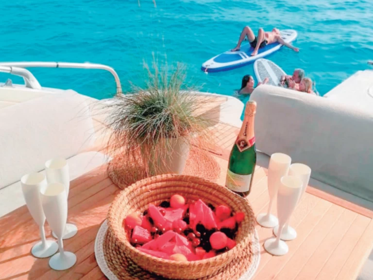 Uthyrning Lyx yacht i Ibiza Town - Fairline Targa 64