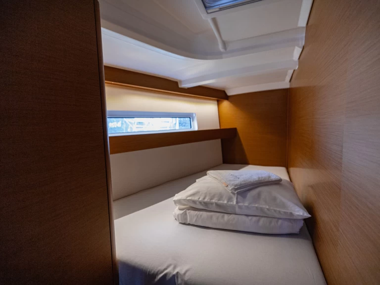 Yacht charter Kaštel Gomilica billig Sun Odyssey 440