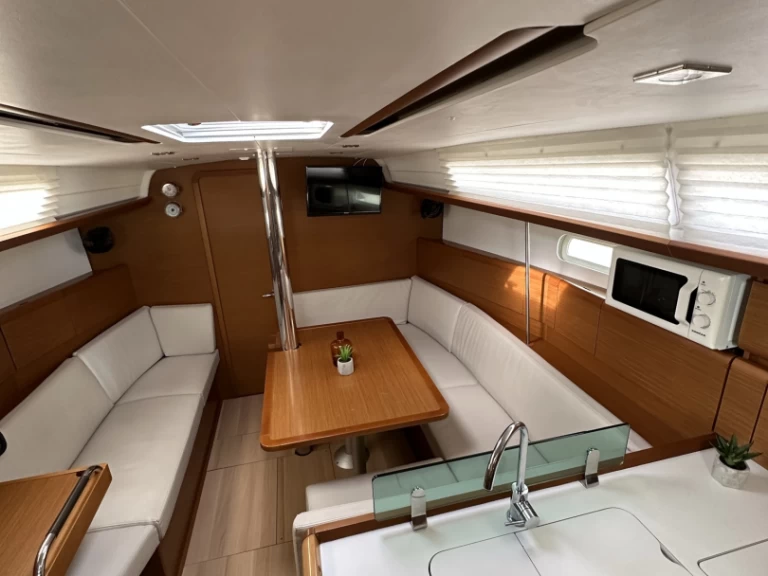 Uthyrning Drage - Jeanneau Sun Odyssey 389 av Samboat 