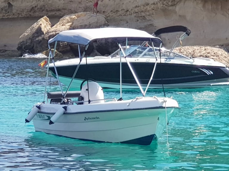 Mistral Mistral charter bareboat eller skeppad i Portocolom