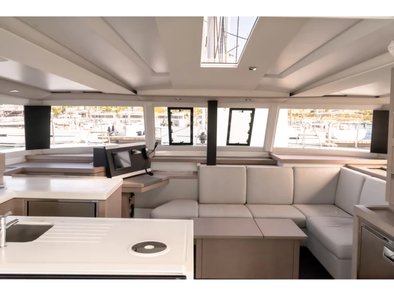 Hyr en Fountaine Pajot Astrea 42 Pórto Chéli 