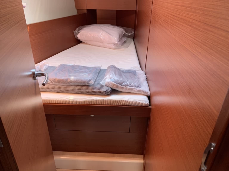 Hyra Segelbåt  med eller utan skeppare Hanse Lavrio 