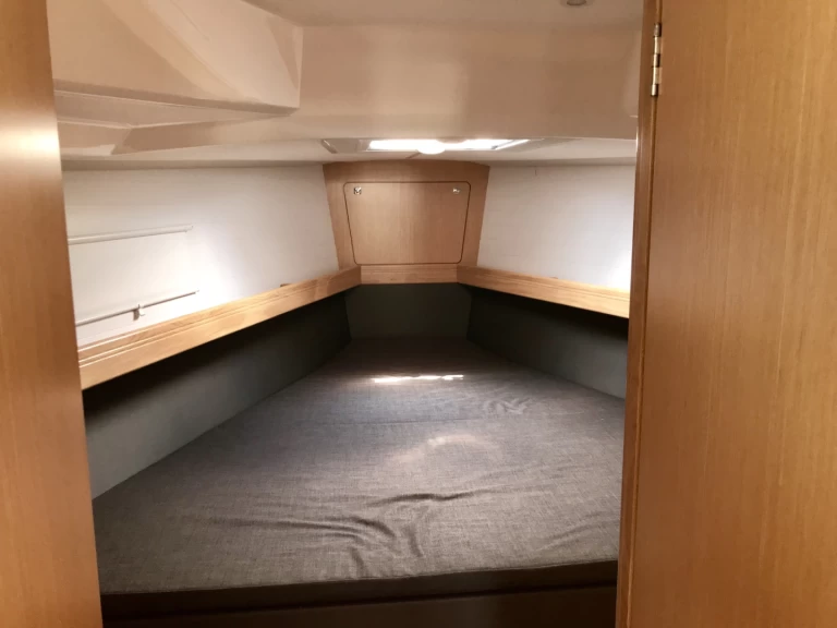 Yacht charter Lavrio billig Cruiser 41